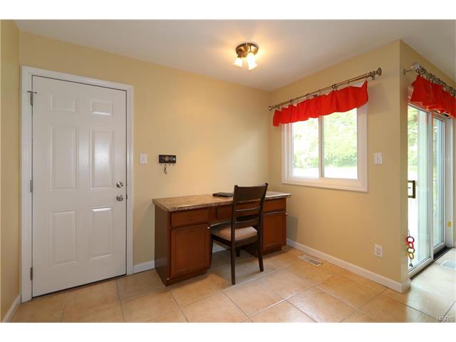 402 Coventry Ln, Ballwin, MO 63021 photo 11