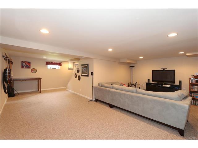 402 Coventry Ln, Ballwin, MO 63021 photo 18