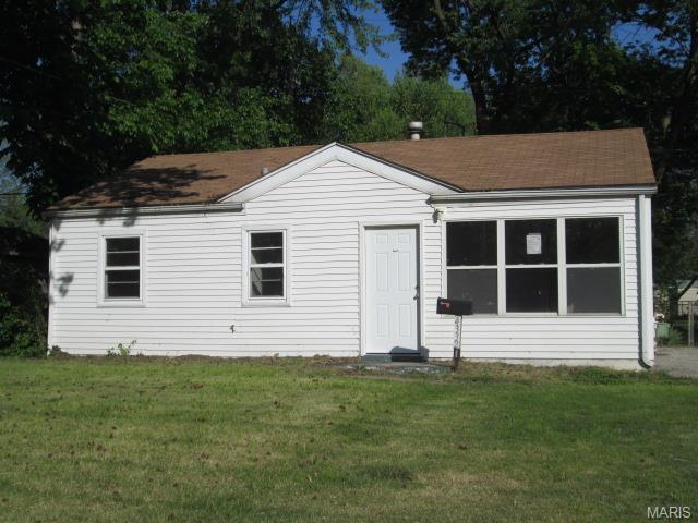 4332 Ashby Rd, Saint Ann, MO 63074 photo 1