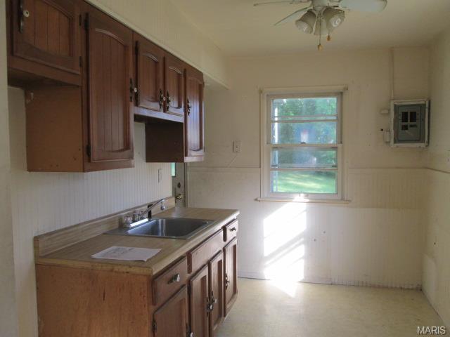 4332 Ashby Rd, Saint Ann, MO 63074 photo 5