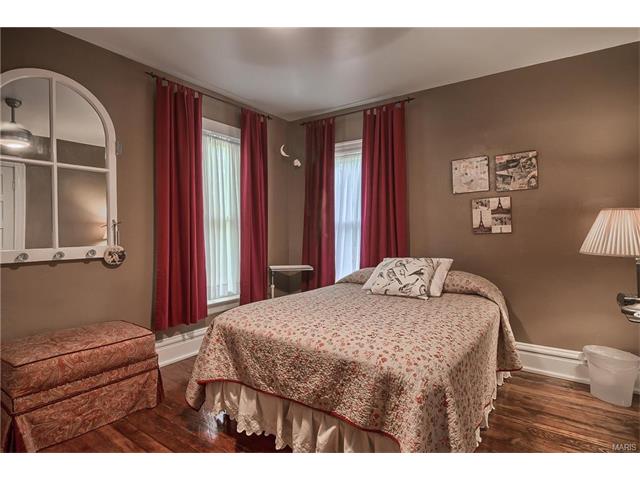 429 Wesley Ave, Saint Louis, MO 63135 photo 20