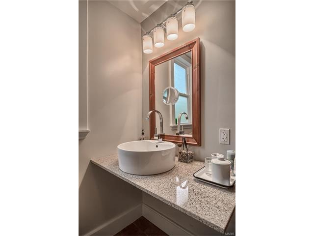 429 Wesley Ave, Saint Louis, MO 63135 photo 13