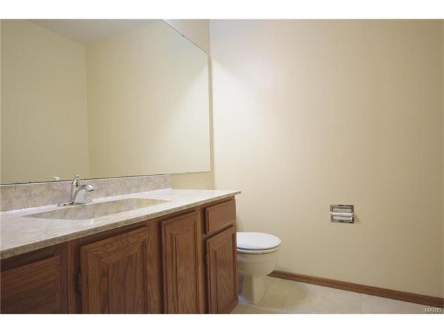 360 Fox Den, Ballwin, MO 63021 photo 9