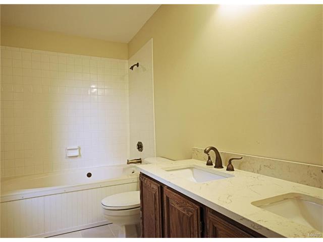 360 Fox Den, Ballwin, MO 63021 photo 15