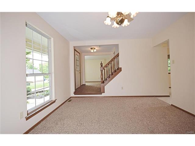 360 Fox Den, Ballwin, MO 63021 photo 12