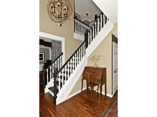 415 Leicester Sq, Ballwin, MO 63021 photo 2