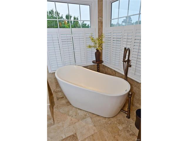 415 Leicester Sq, Ballwin, MO 63021 photo 23