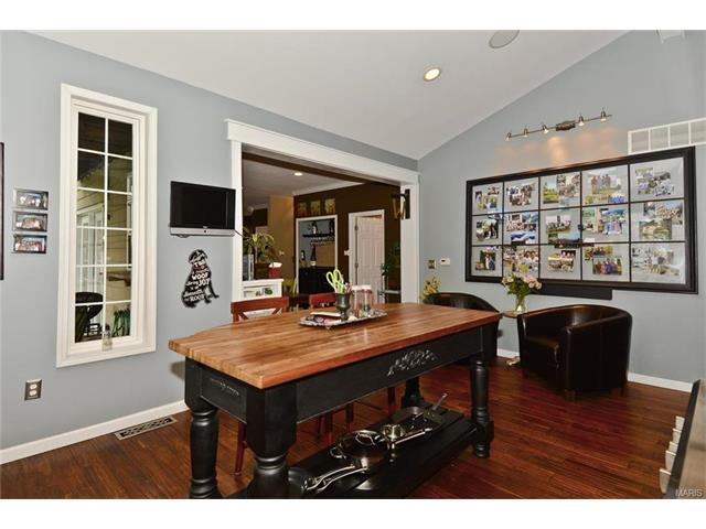 415 Leicester Sq, Ballwin, MO 63021 photo 8