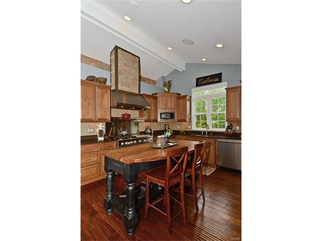 415 Leicester Sq, Ballwin, MO 63021 photo 9