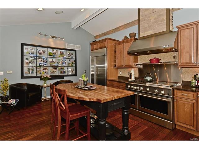 415 Leicester Sq, Ballwin, MO 63021 photo 3