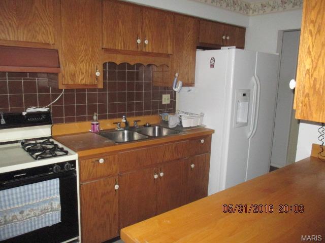 440 Fairview, Ballwin, MO 63021 photo 4