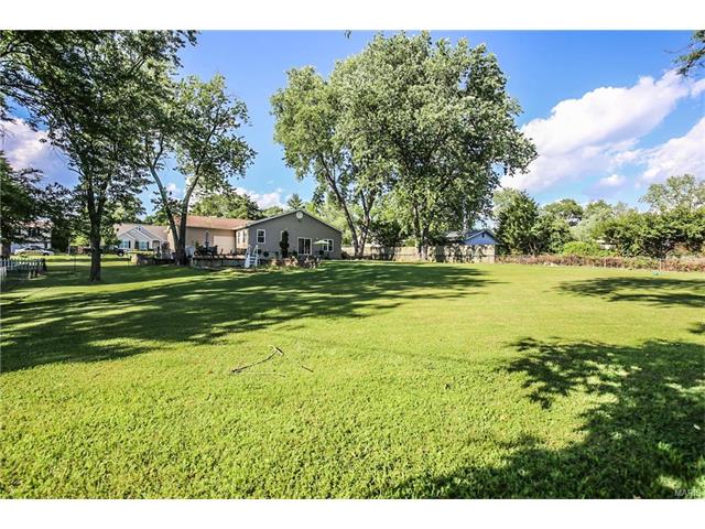 514 Joyce Ann Dr, Ballwin, MO 63021 photo 4