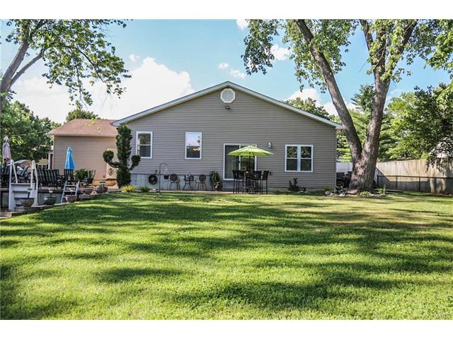 514 Joyce Ann Dr, Ballwin, MO 63021 photo 3