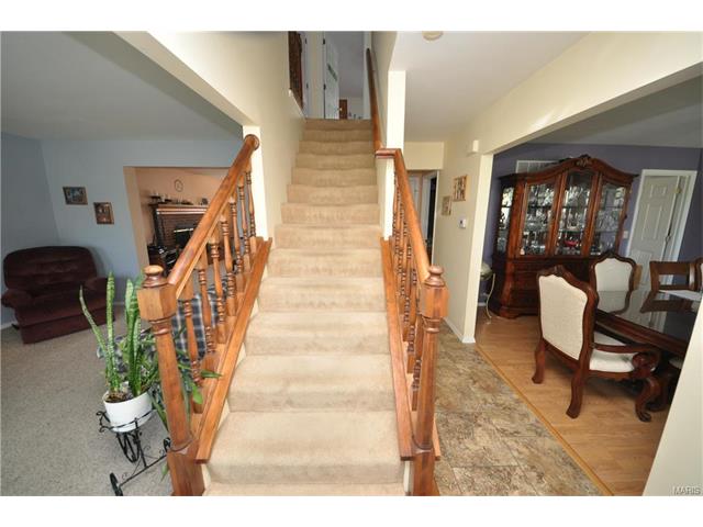 2 Ohio Valley Ct, O'fallon, MO 63366 photo 3