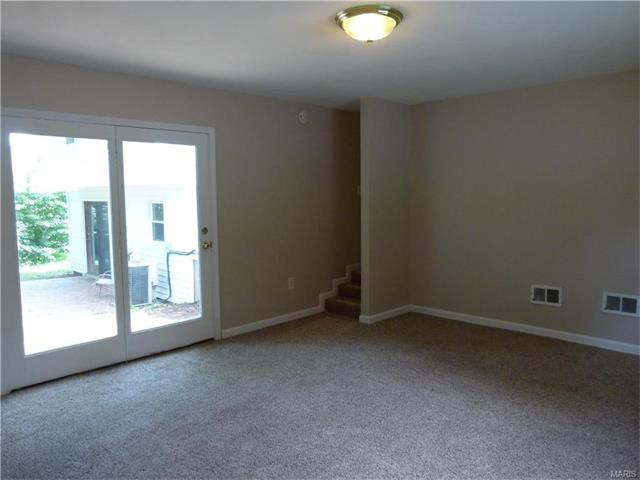 225 Saint Marys Dr, Ballwin, MO 63021 photo 17