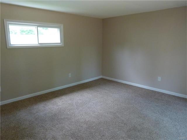 225 Saint Marys Dr, Ballwin, MO 63021 photo 16