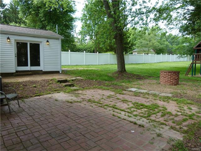 225 Saint Marys Dr, Ballwin, MO 63021 photo 20