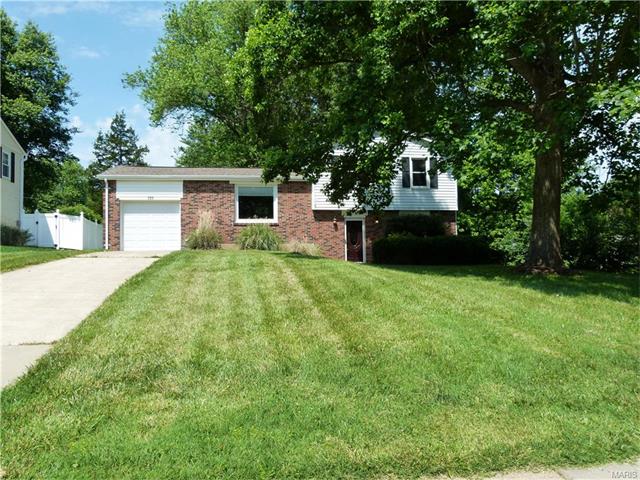 225 Saint Marys Dr, Ballwin, MO 63021 photo 24