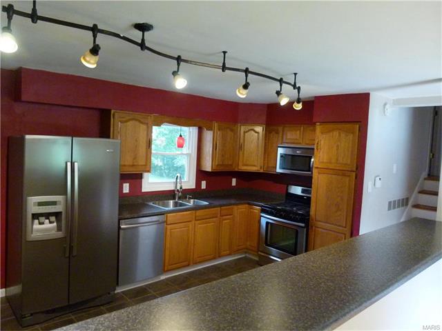 225 Saint Marys Dr, Ballwin, MO 63021 photo 6