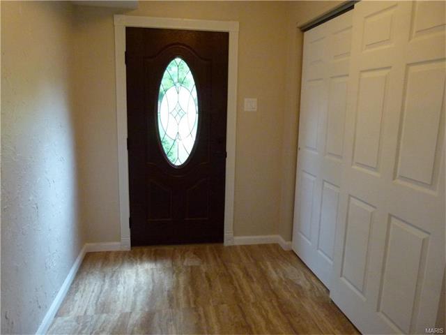 225 Saint Marys Dr, Ballwin, MO 63021 photo 2