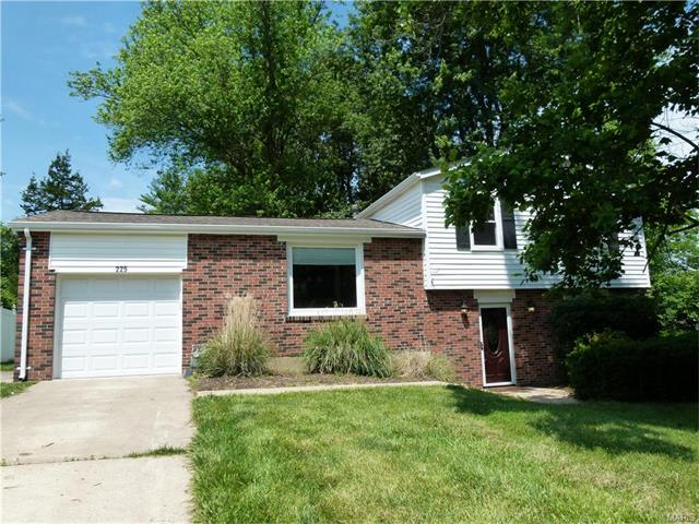 225 Saint Marys Dr, Ballwin, MO 63021 photo 1