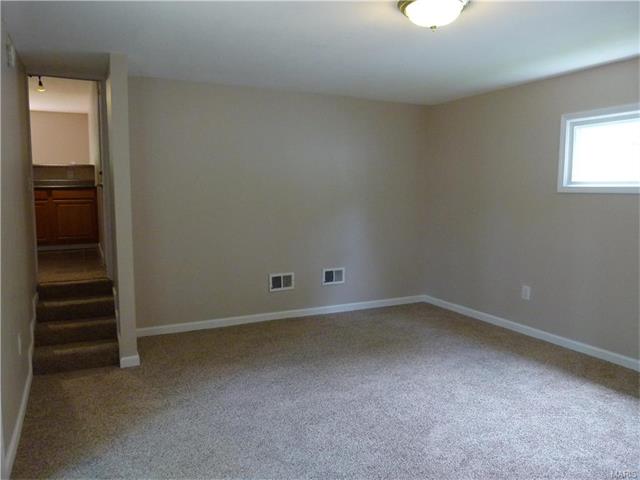225 Saint Marys Dr, Ballwin, MO 63021 photo 15