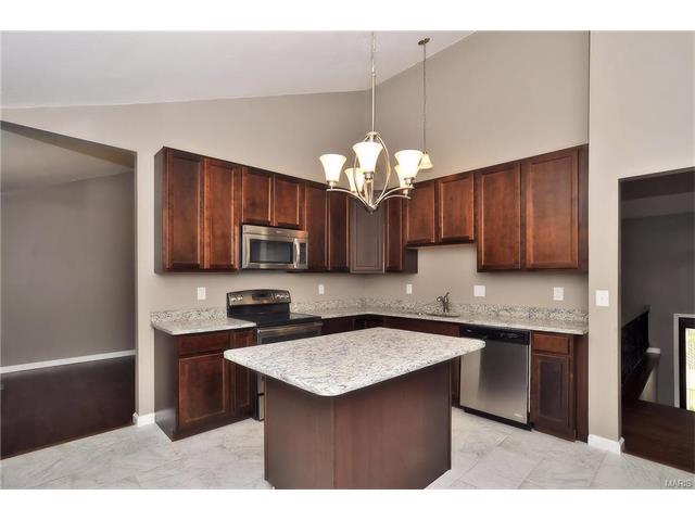 837 Pontoison Dr, Ballwin, MO 63021 photo 6