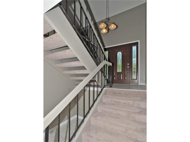 837 Pontoison Dr, Ballwin, MO 63021 photo 13