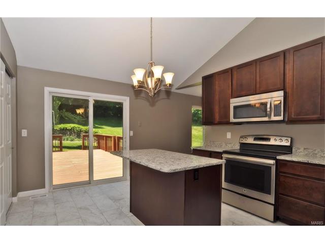 837 Pontoison Dr, Ballwin, MO 63021 photo 7