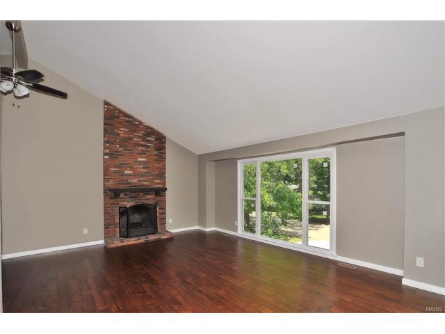 837 Pontoison Dr, Ballwin, MO 63021 photo 3