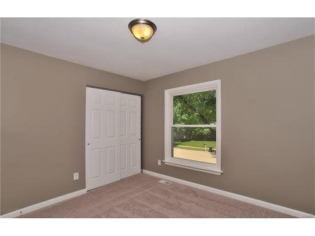 837 Pontoison Dr, Ballwin, MO 63021 photo 12