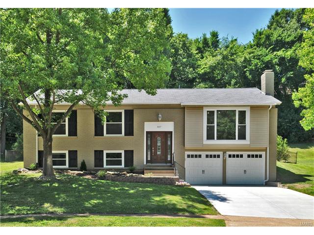 837 Pontoison Dr, Ballwin, MO 63021 photo 1