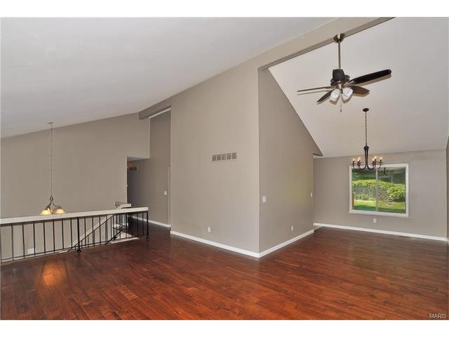 837 Pontoison Dr, Ballwin, MO 63021 photo 5