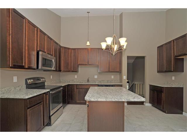 837 Pontoison Dr, Ballwin, MO 63021 photo 8