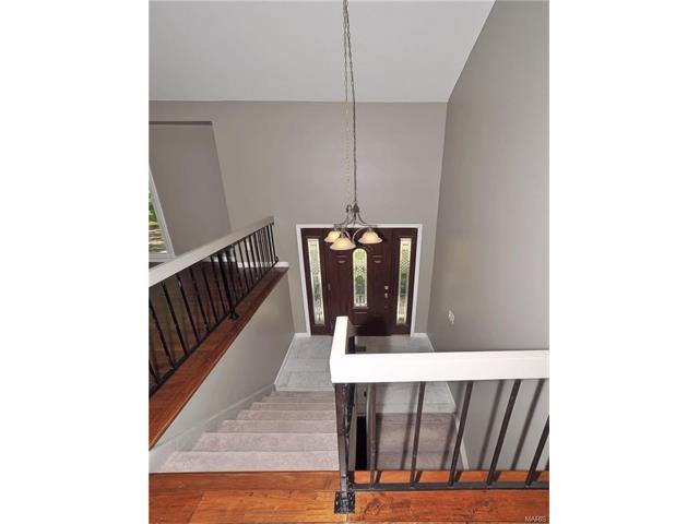 837 Pontoison Dr, Ballwin, MO 63021 photo 2