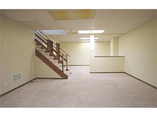 911 Kammerly Ter, Ballwin, MO 63021 photo 19