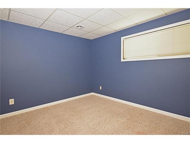 911 Kammerly Ter, Ballwin, MO 63021 photo 20
