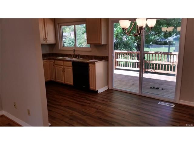 891 Torino Dr, Ballwin, MO 63021 photo 3