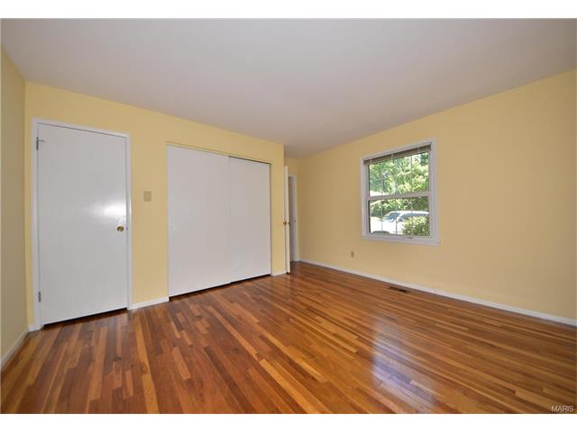 923 La Cherie, Ballwin, MO 63021 photo 8