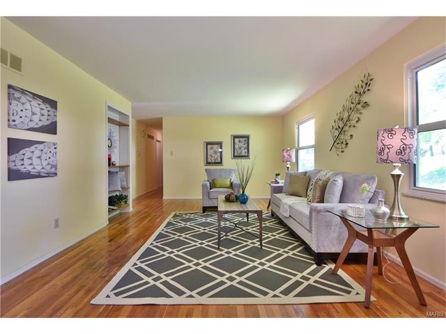 923 La Cherie, Ballwin, MO 63021 photo 3