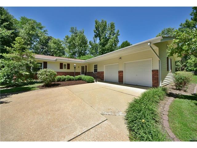 923 La Cherie, Ballwin, MO 63021 photo 1
