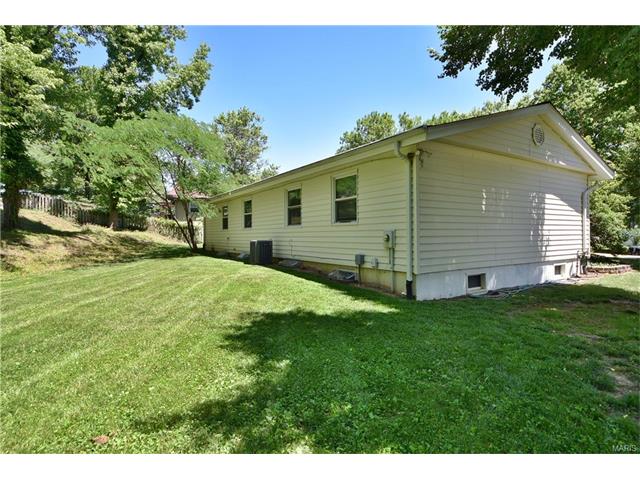 923 La Cherie, Ballwin, MO 63021 photo 12