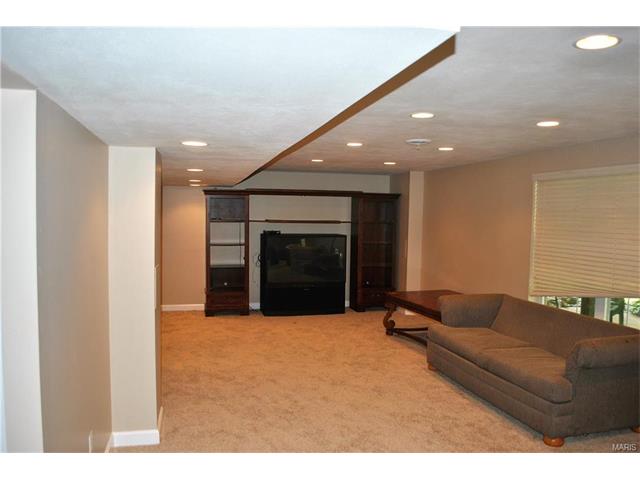 504 Terrington Dr, Ballwin, MO 63021 photo 23