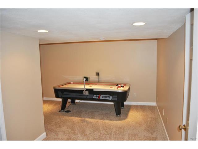 504 Terrington Dr, Ballwin, MO 63021 photo 25