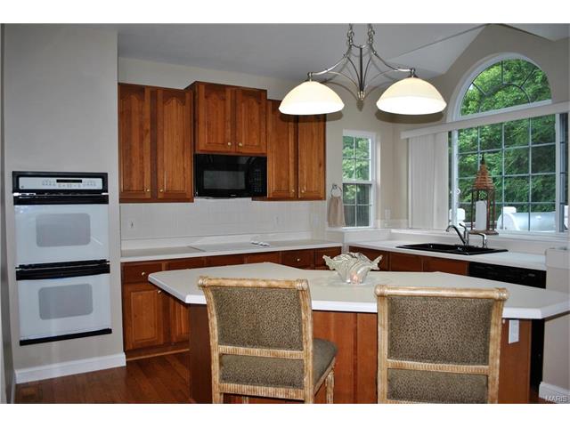 504 Terrington Dr, Ballwin, MO 63021 photo 10