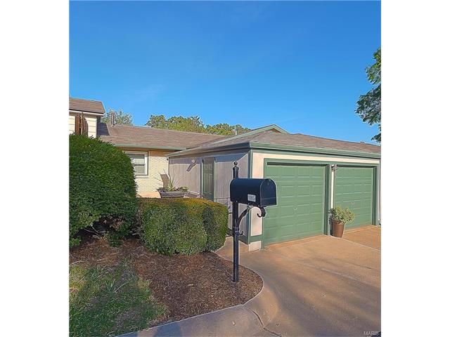 986 Conestoga Dr, Ballwin, MO 63021 photo 1