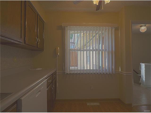 986 Conestoga Dr, Ballwin, MO 63021 photo 8