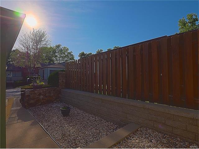 986 Conestoga Dr, Ballwin, MO 63021 photo 3