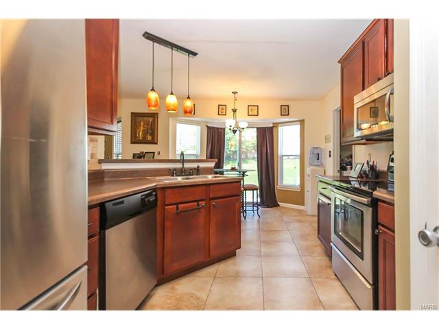 607 Topaz Dr, O'fallon, MO 63366 photo 3