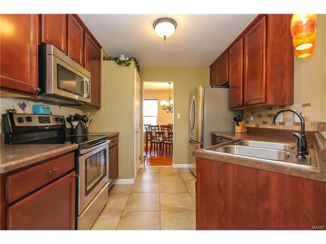 607 Topaz Dr, O'fallon, MO 63366 photo 5